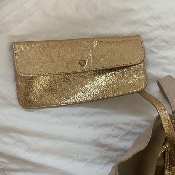 Anthropology leather baige/gold tone tote bag - Picture 3 of 3